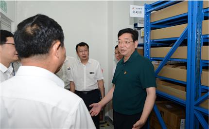 河南航投黨委書記、董事長(zhǎng)張明超 深入中原龍浩開展“不忘初心、牢記使命”主題教育調(diào)研